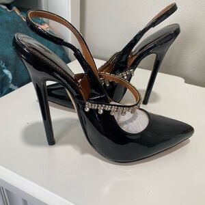 Elegant Black Stiletto Heels with Rhinestone Detailing